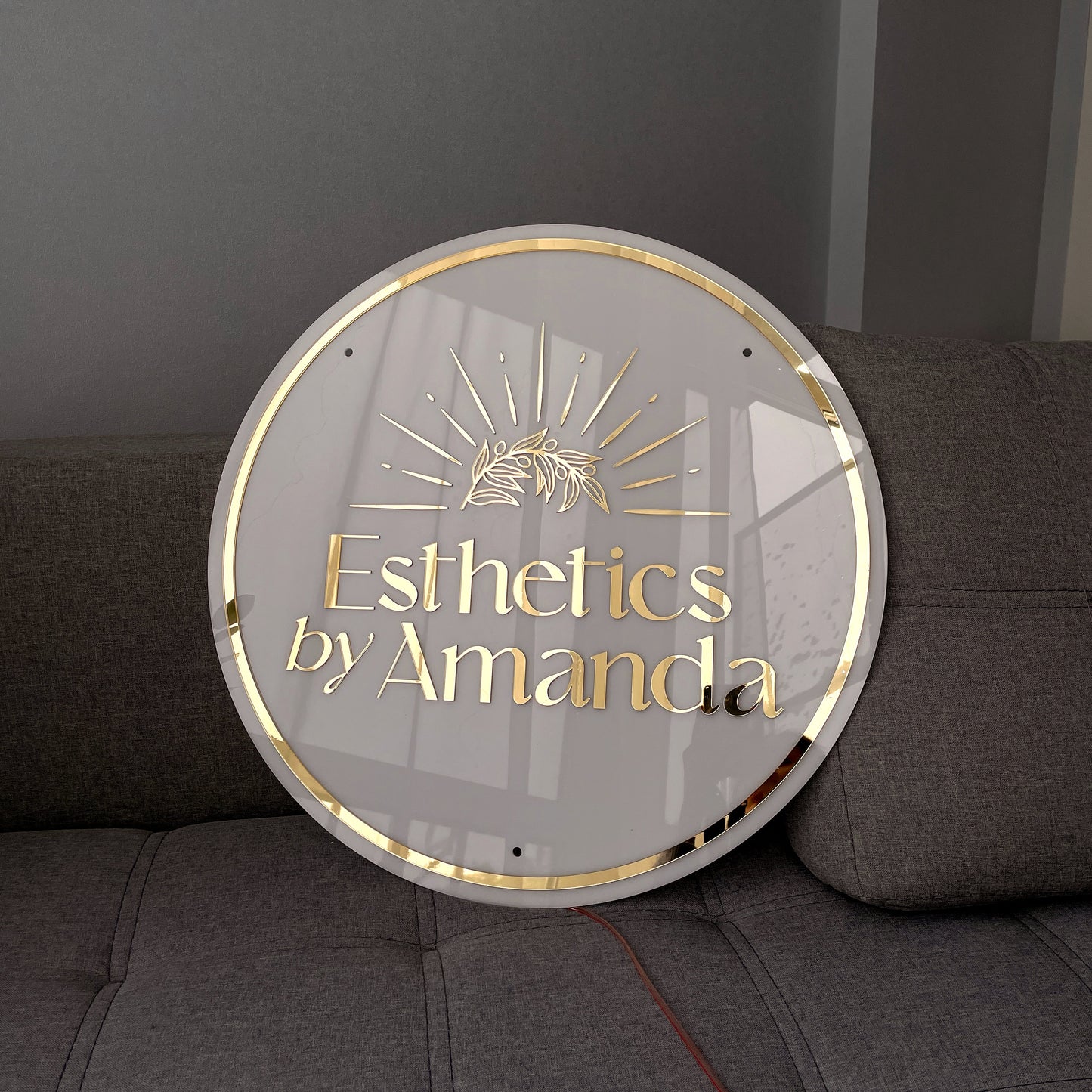 Enseigne Commerciale Personnalisée en Plexiglas